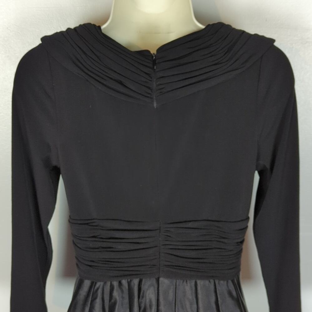Eliza J Retro Inspired Dress - Picture 6 of 11